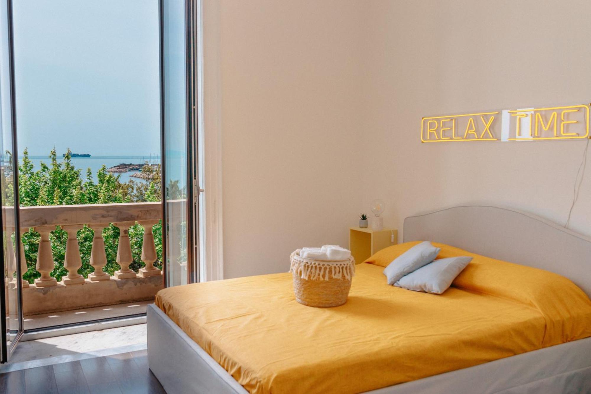 Blue Sea View Apartment Salerno Dış mekan fotoğraf
