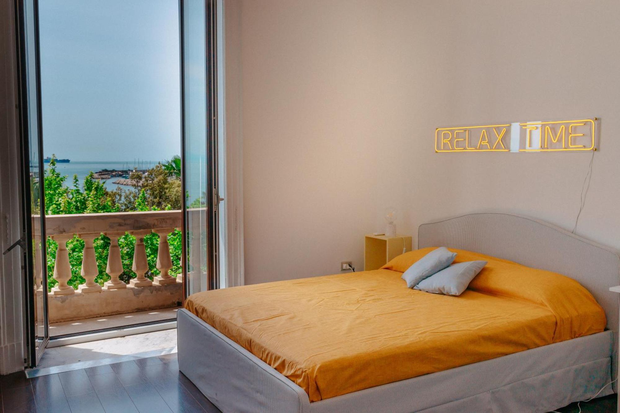 Blue Sea View Apartment Salerno Dış mekan fotoğraf